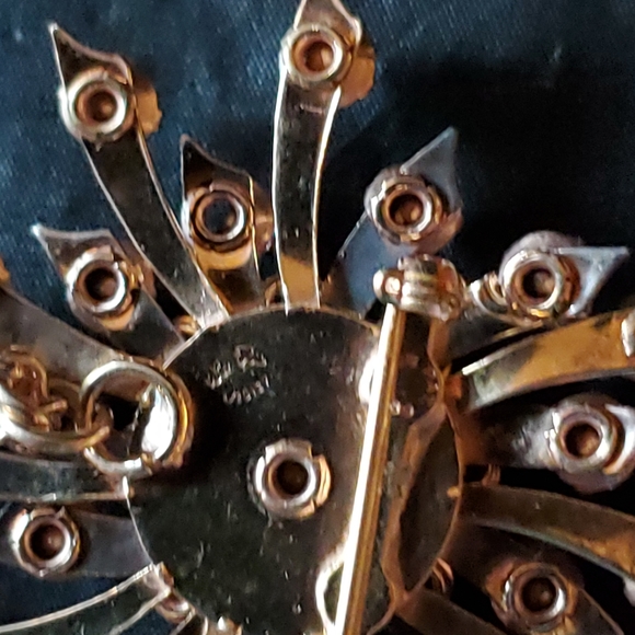 Vintage La Rue Copper Grey to Clear Rhinestones Starburst Sweater / Scarf Pins - Picture 9 of 9